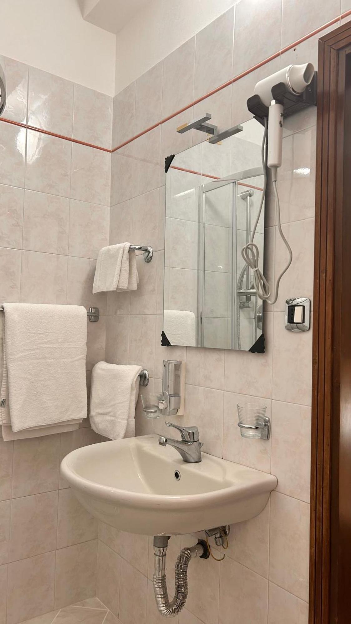 Hotel Tito 2 Mestre Kültér fotó