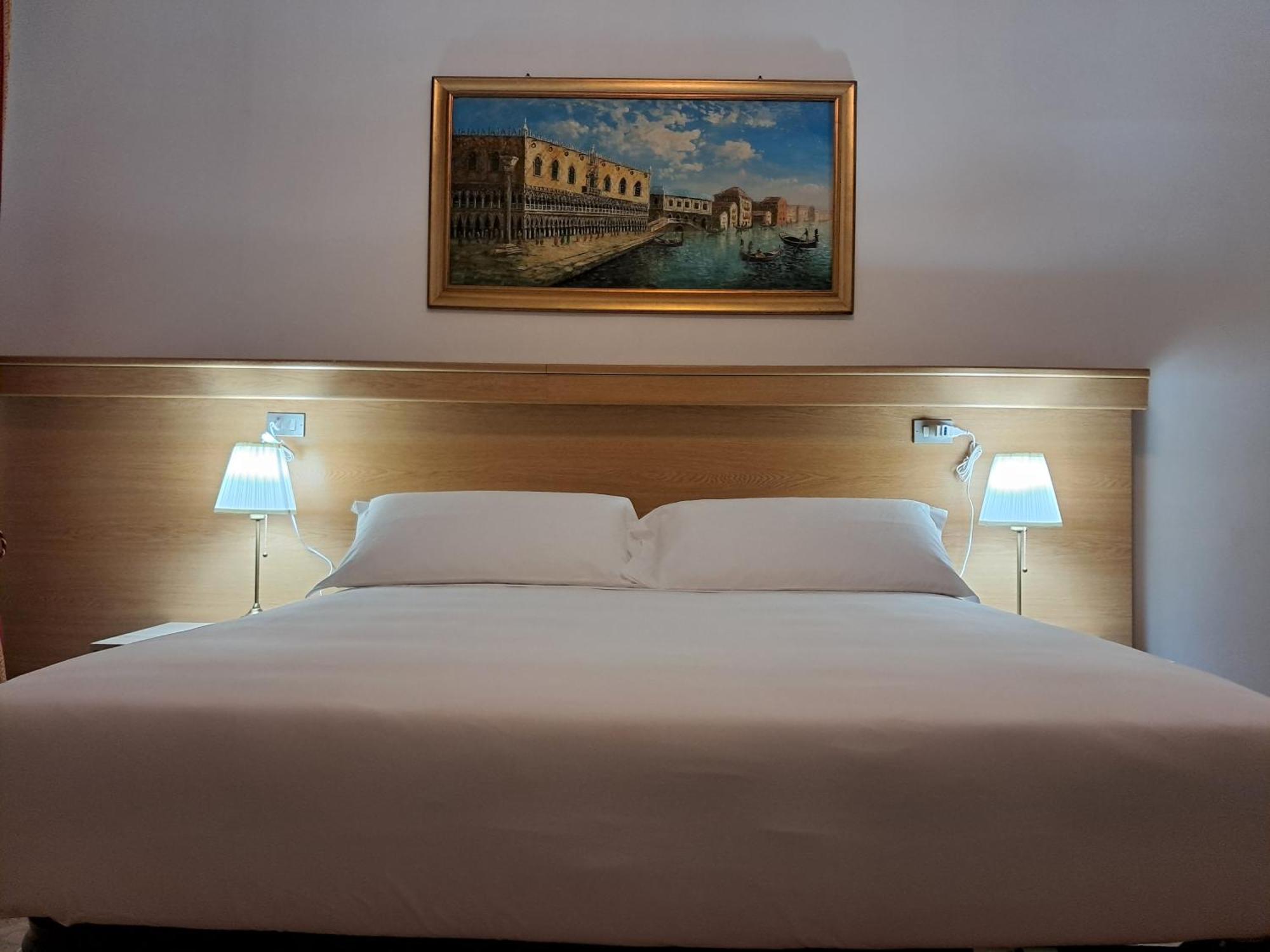 Hotel Tito 2 Mestre Kültér fotó
