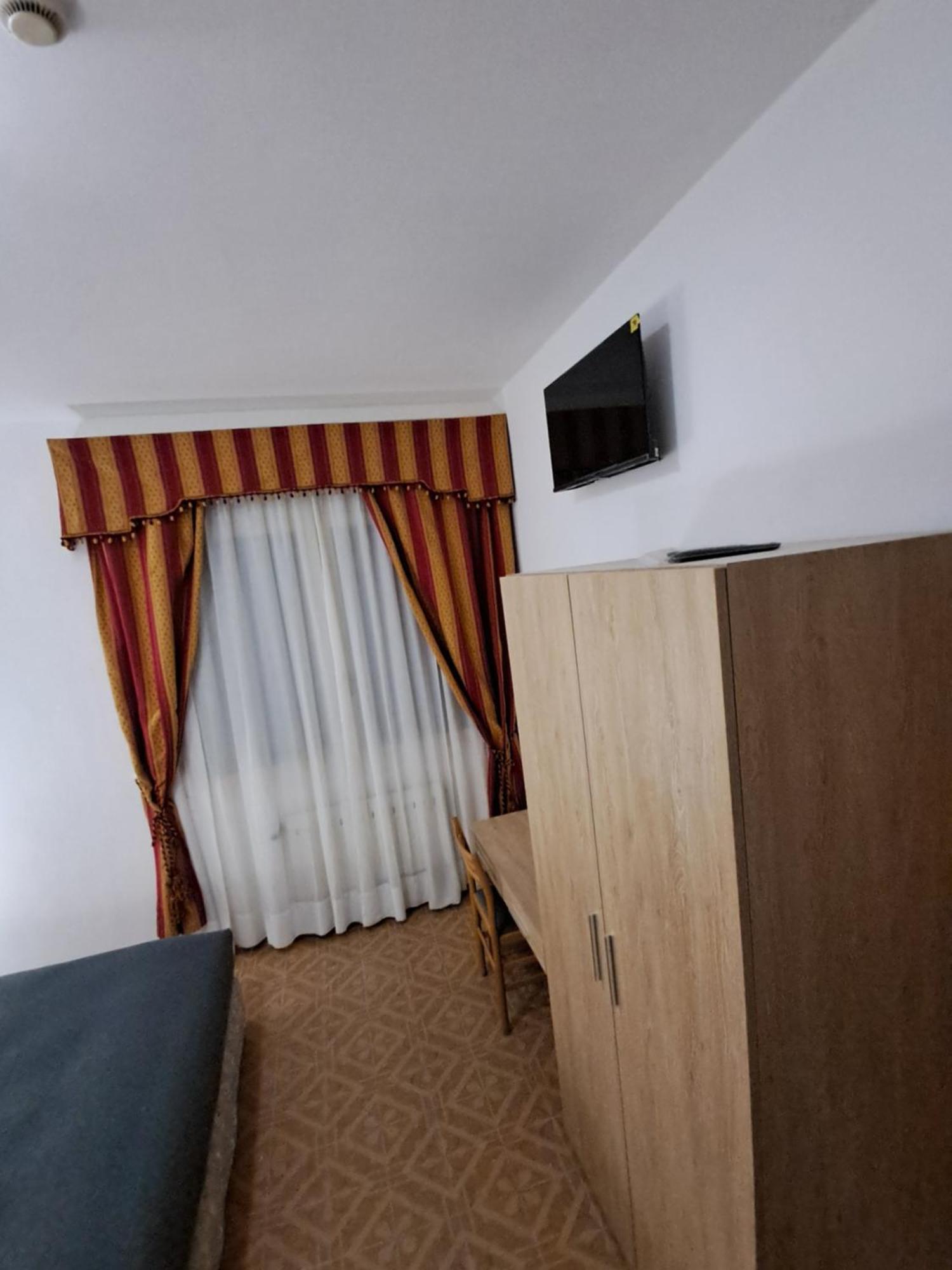 Hotel Tito 2 Mestre Kültér fotó