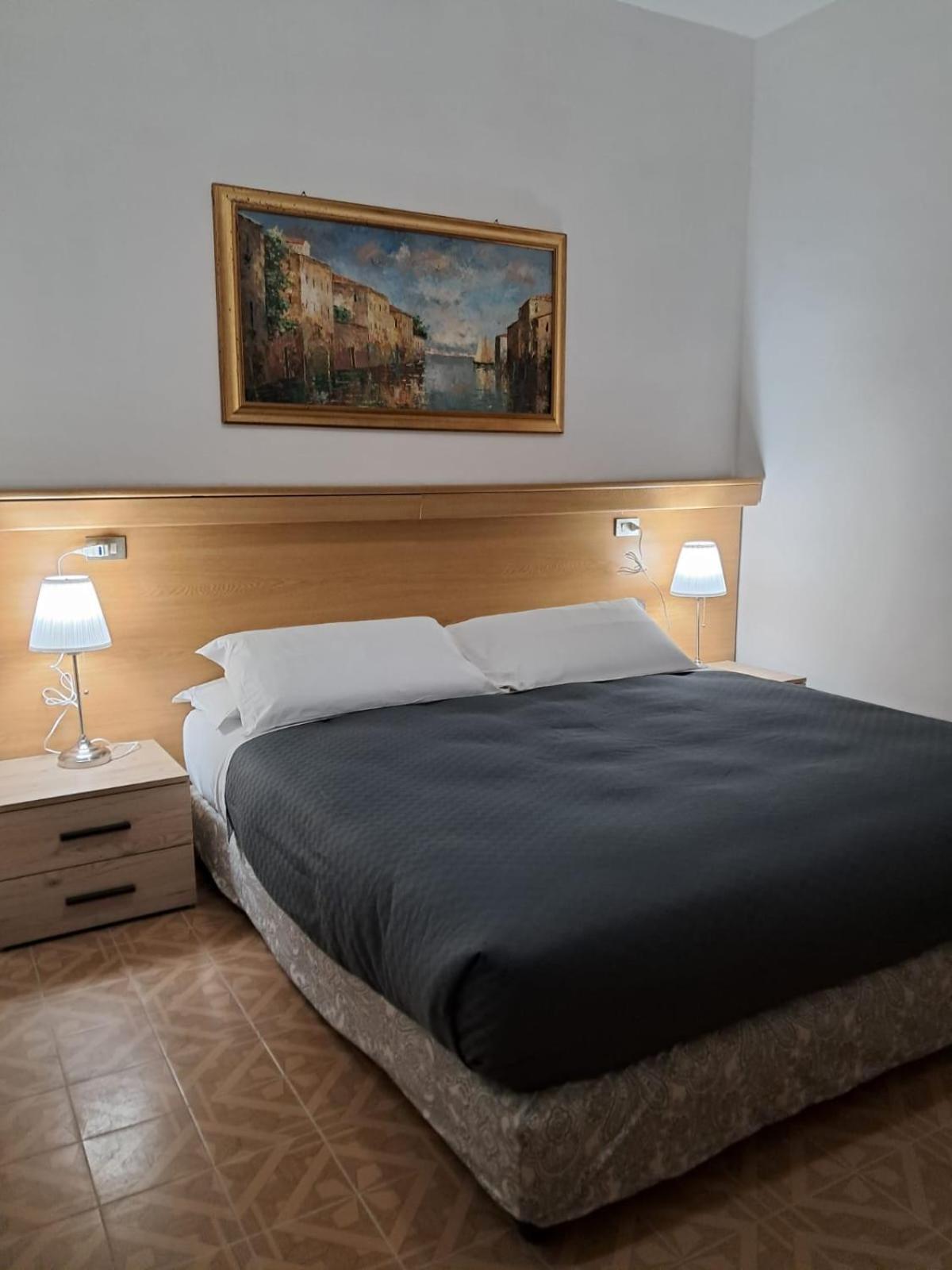 Hotel Tito 2 Mestre Kültér fotó