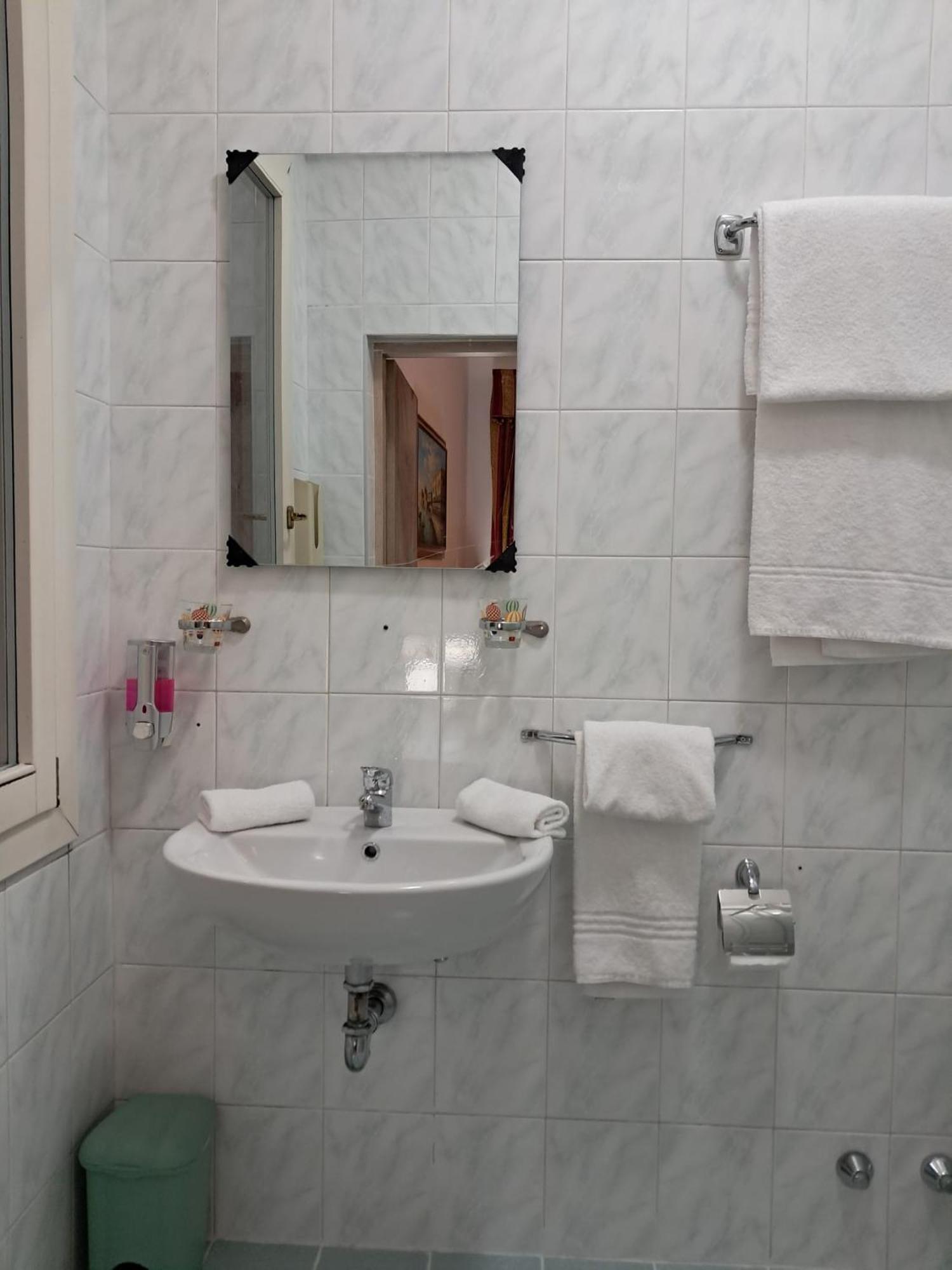 Hotel Tito 2 Mestre Kültér fotó