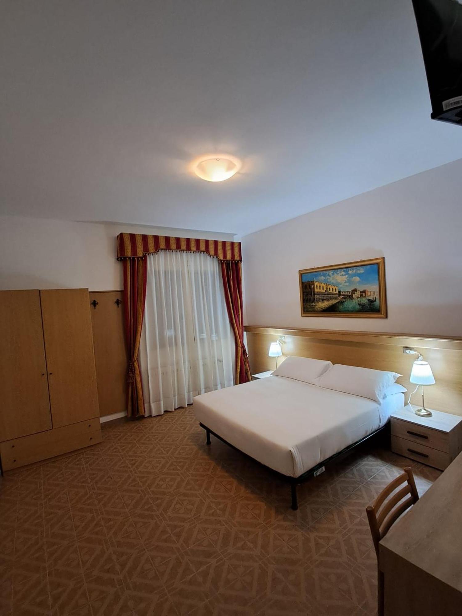 Hotel Tito 2 Mestre Kültér fotó
